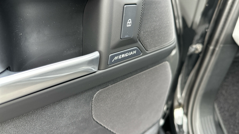 Land Rover Defender 3.0 D350 X-Dynamic SE 110 5dr Auto Diesel Estate